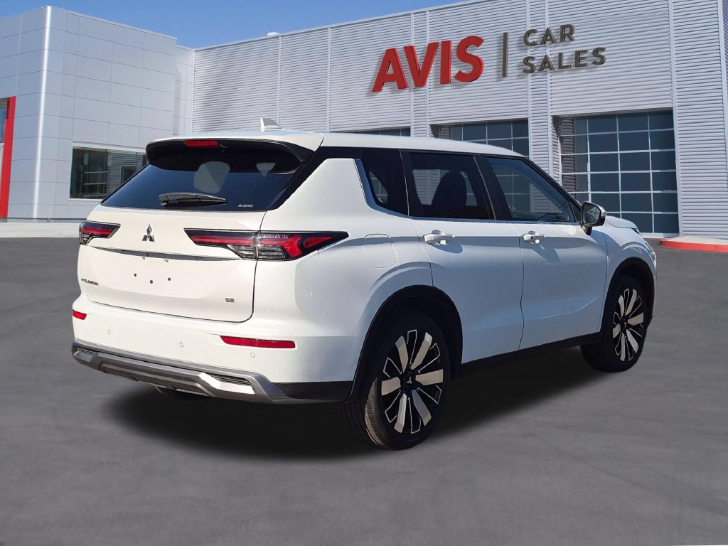 Used 2025 Mitsubishi Outlander SE AWD/4WD image 6