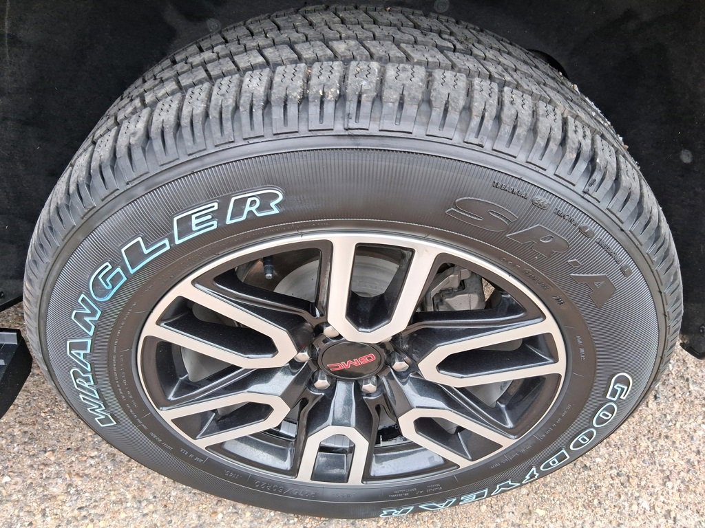 Used 2023 GMC Yukon XL AT4 w/ AT4 Premium Package image 20