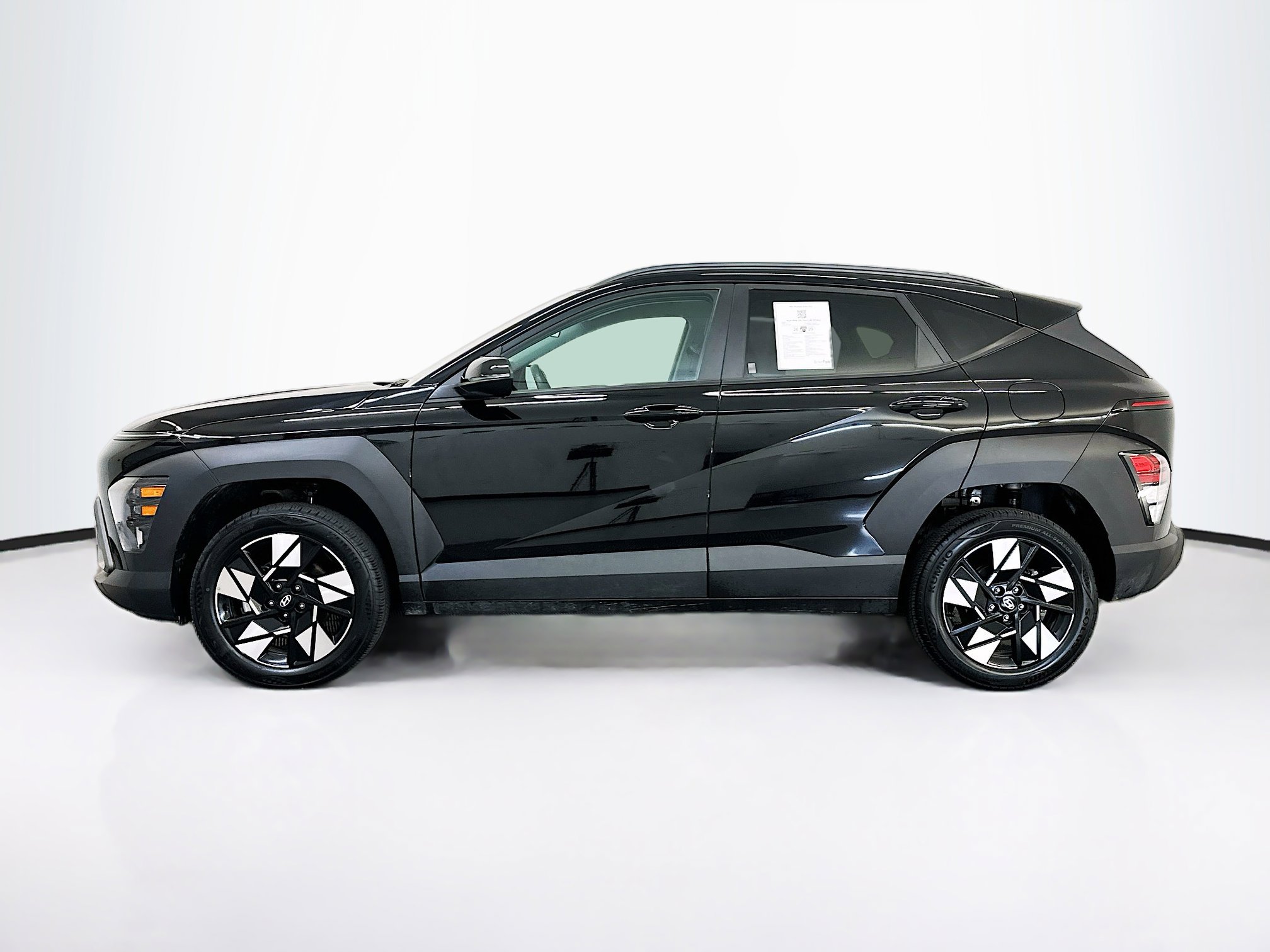 Used 2025 Hyundai Kona SEL AWD/4WD image 4