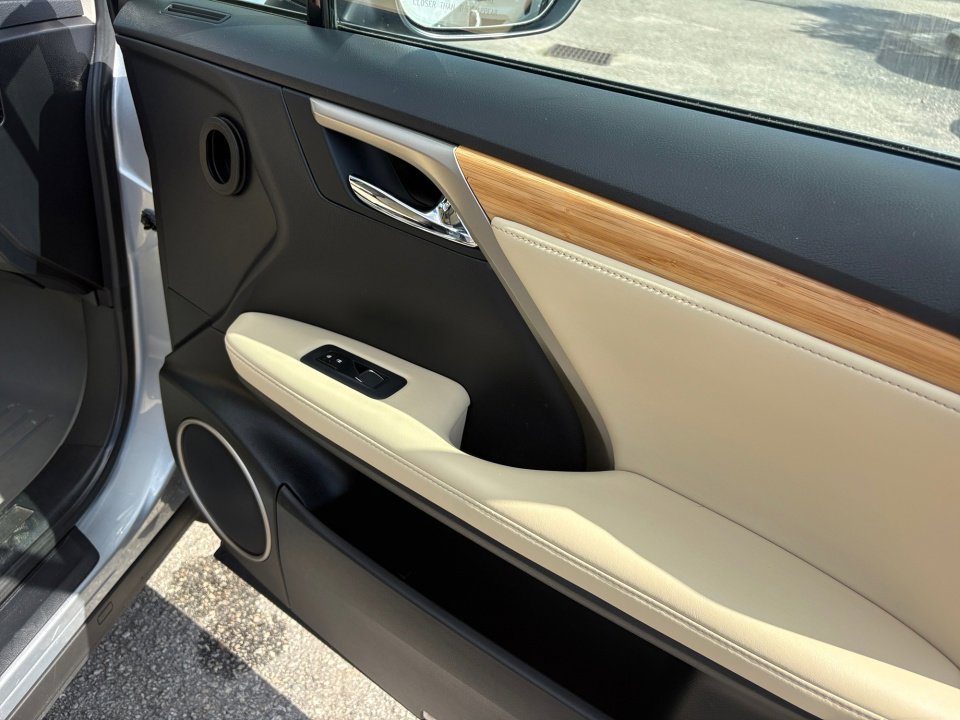 Used 2022 Lexus RX 350L FWD w/ Premium Package image 35