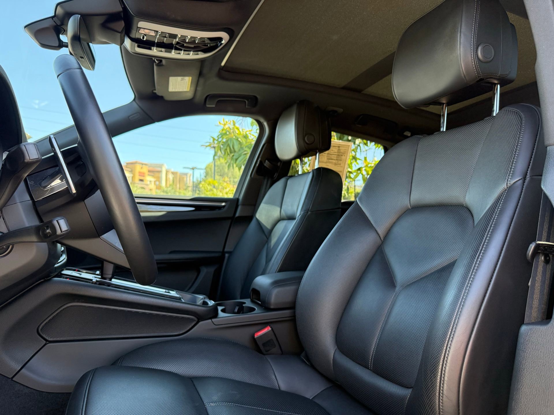 Used 2024 Porsche Macan image 5