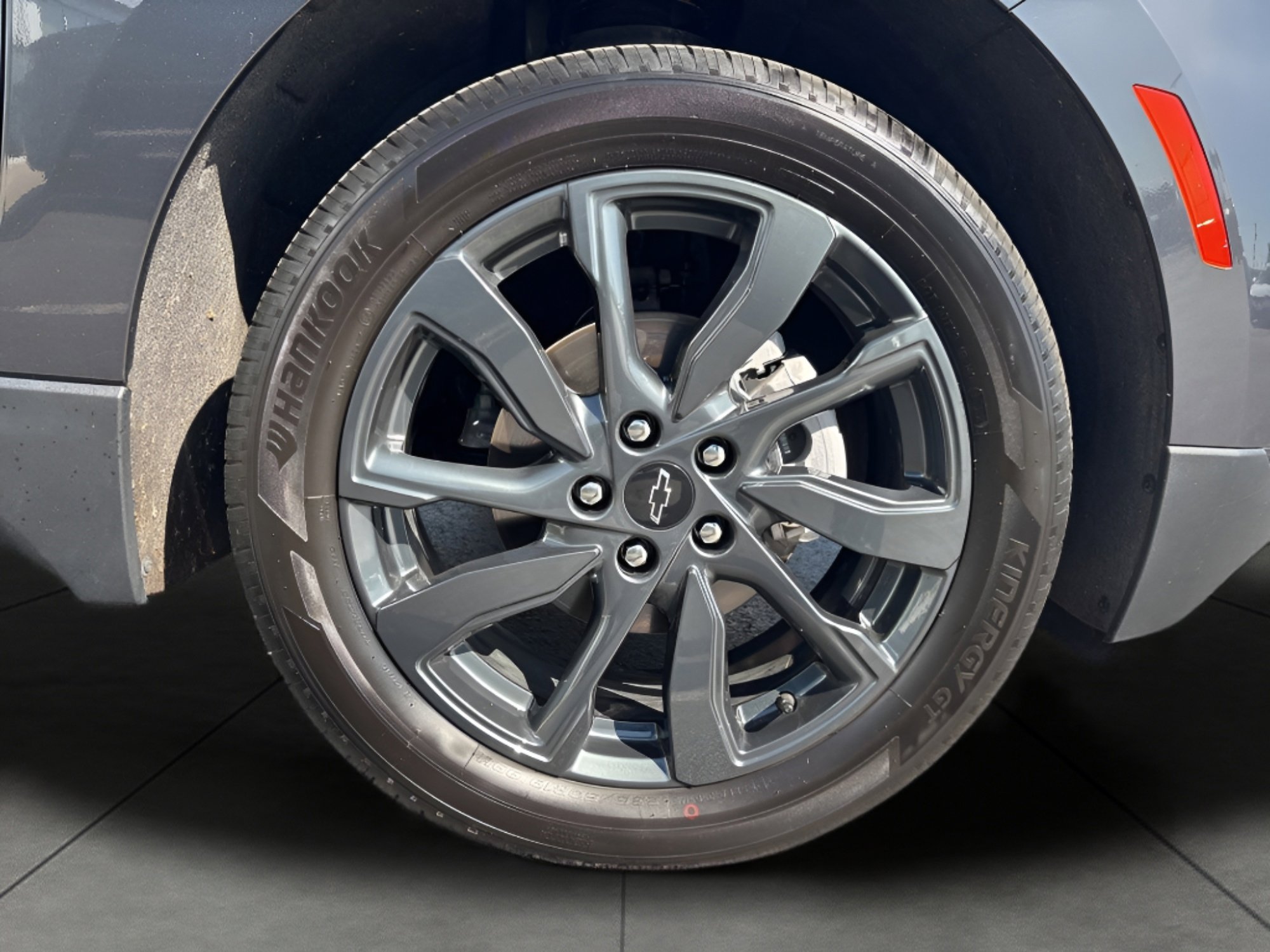 Certified 2023 Chevrolet Equinox RS AWD/4WD image 9