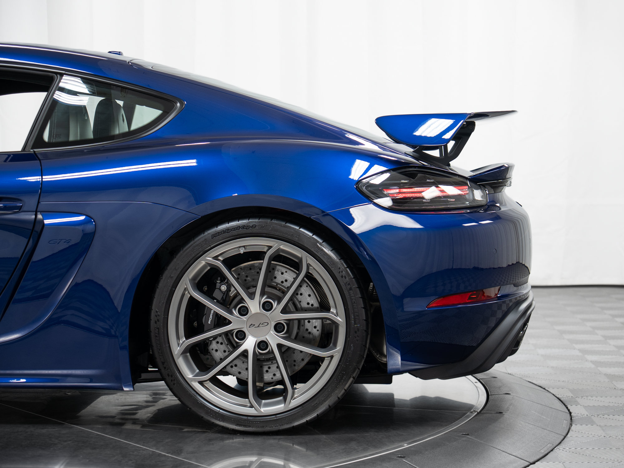 Certified 2021 Porsche 718 Cayman GT4 RWD image 40