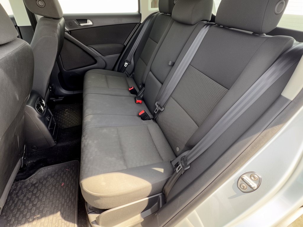 Used 2017 Volkswagen Tiguan Limited w/ Premium Package FWD image 24