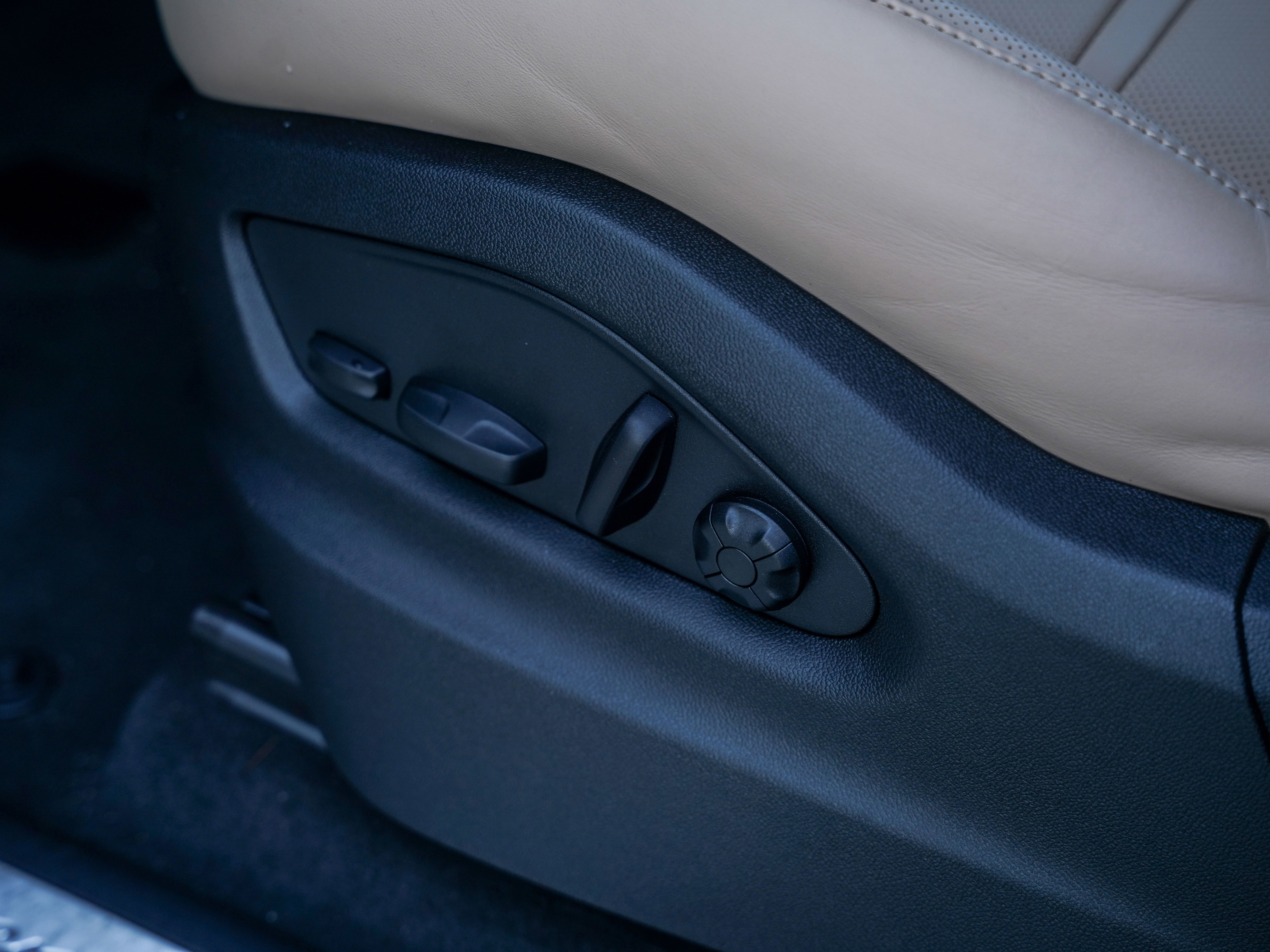 New 2026 Porsche Cayenne image 17