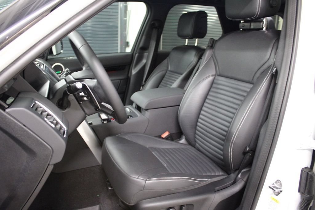 Used 2025 Land Rover Discovery S AWD/4WD image 5