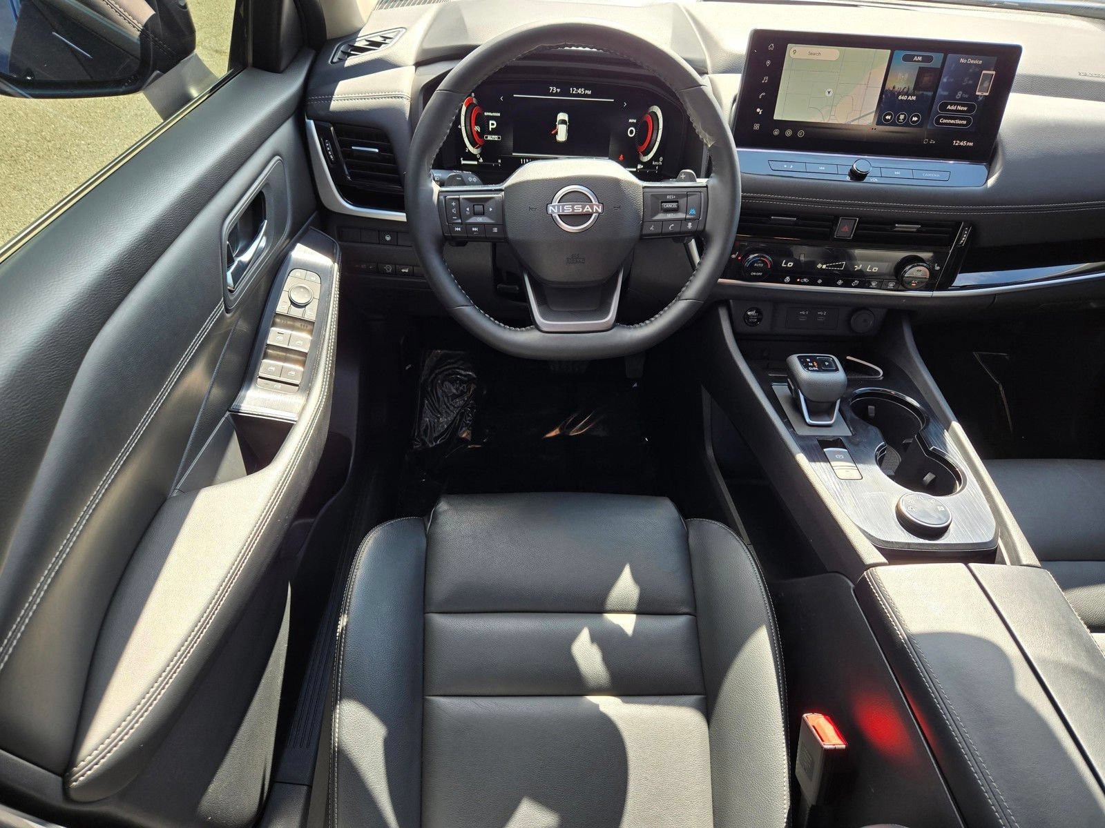 Used 2025 Nissan Rogue SL AWD/4WD image 12