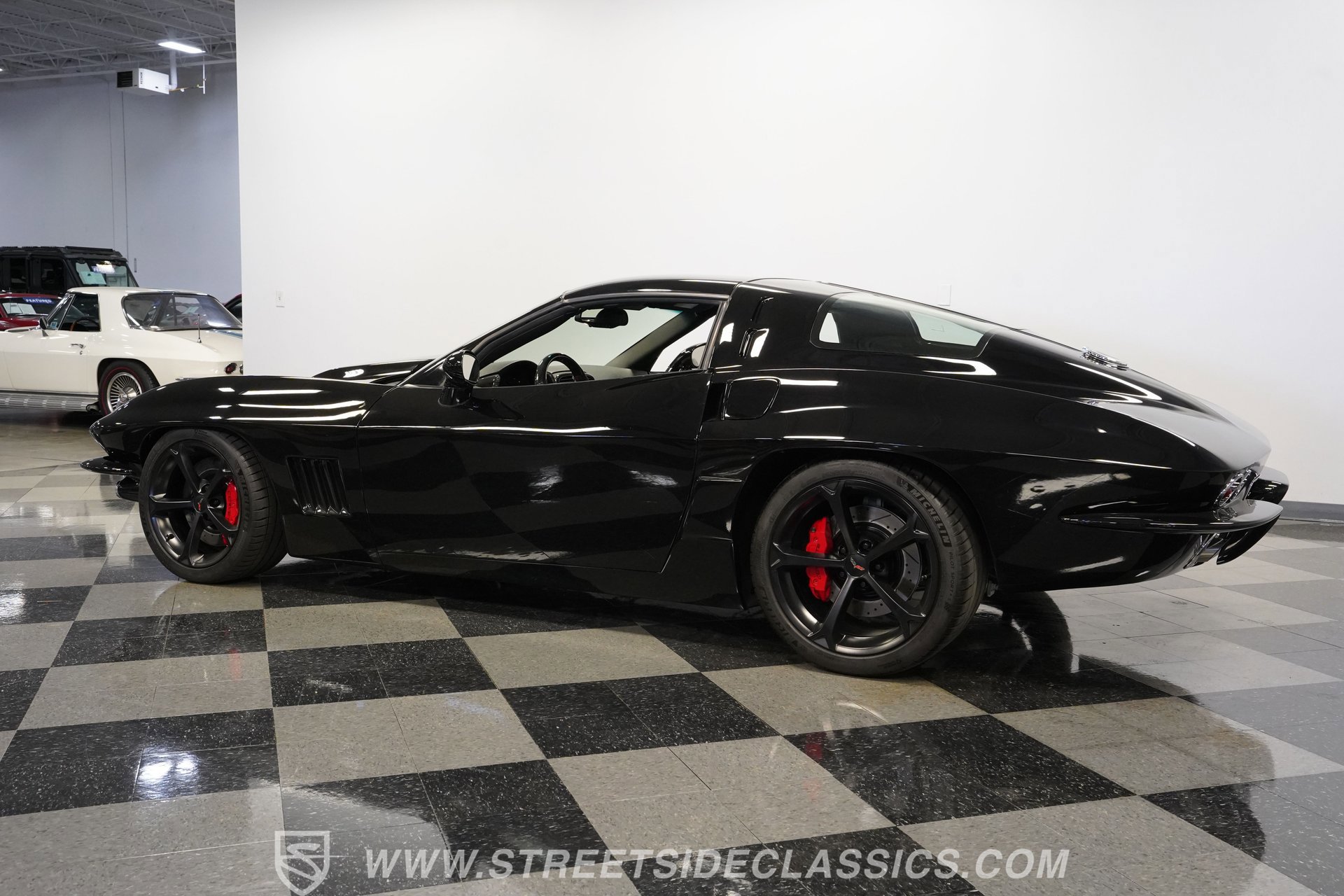 Used 2010 Chevrolet Corvette Grand Sport w/ Preferred Equipment Group image 9