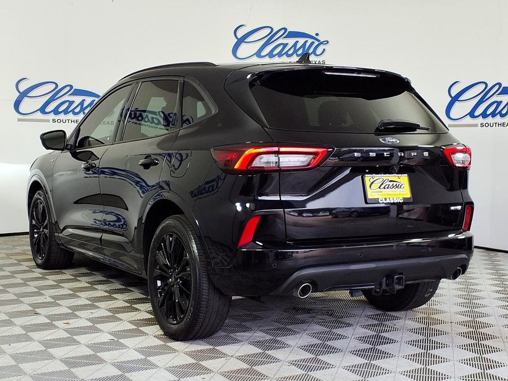 Used 2023 Ford Escape ST-Line Elite w/ Premium Technology Package image 2