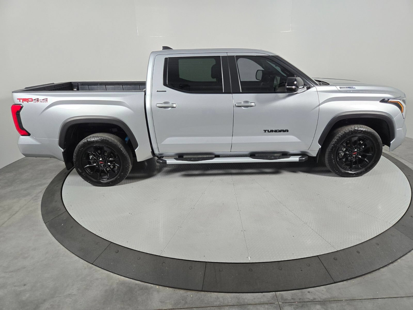 Used 2025 Toyota Tundra Limited w/ TRD Off-Road Package AWD/4WD image 6
