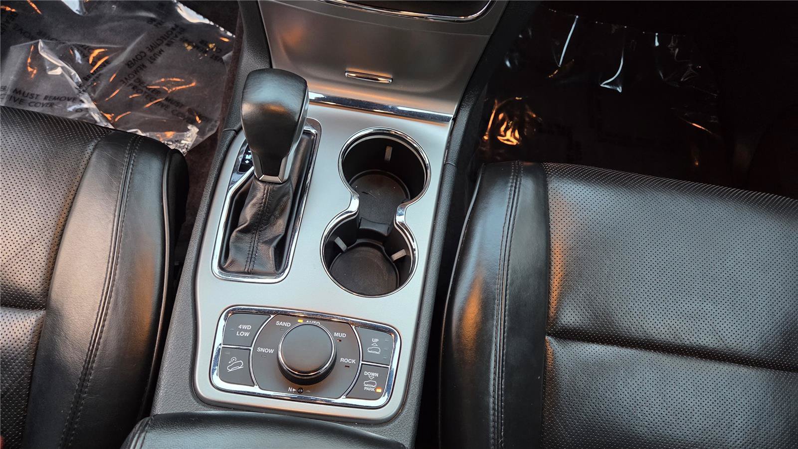 Used 2018 Jeep Grand Cherokee Overland AWD/4WD image 23