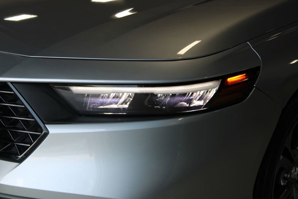Used 2023 Honda Accord EX image 2