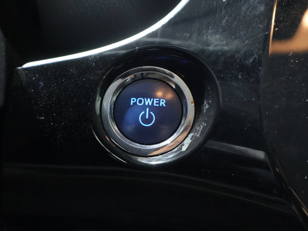 Used 2022 Toyota Prius LE AWD/4WD image 25