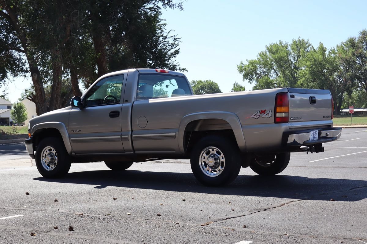 Used 1999 Chevrolet Silverado 2500 LS w/ Firm Ride Suspension Pkg AWD/4WD image 7