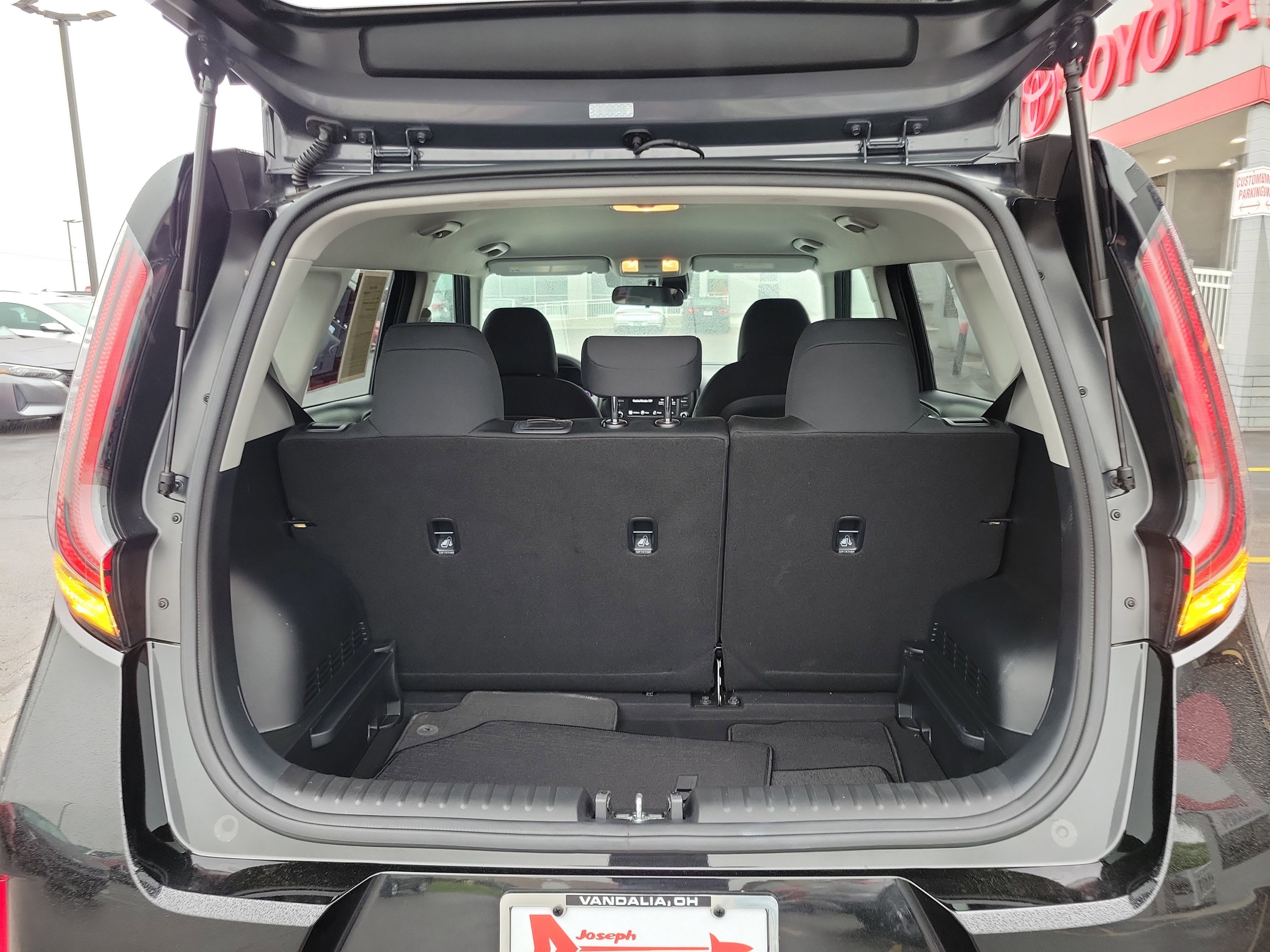 Used 2025 Kia Soul LX FWD image 7