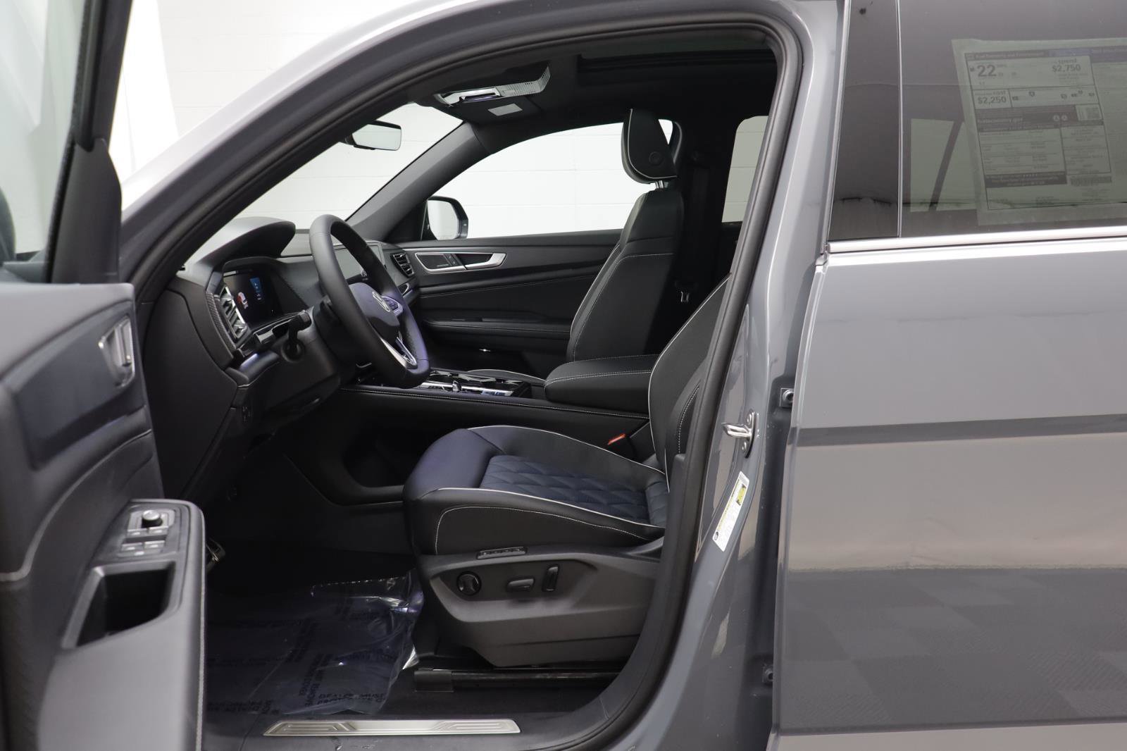 New 2026 Volkswagen Atlas Cross Sport SEL Premium R-Line image 5