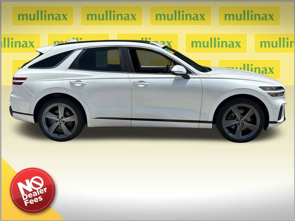 Used 2022 Genesis GV70 2.5T w/ Sport Prestige Package AWD/4WD image 2