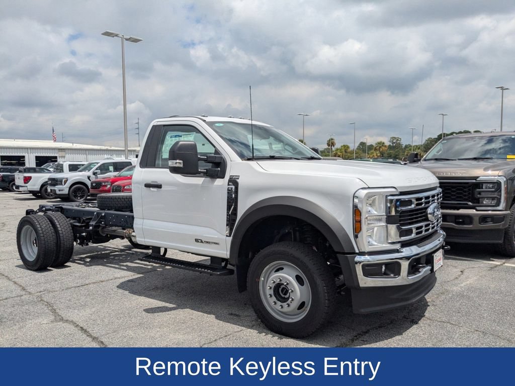 New 2025 Ford F550 4x4 Regular Cab Super Duty video 2