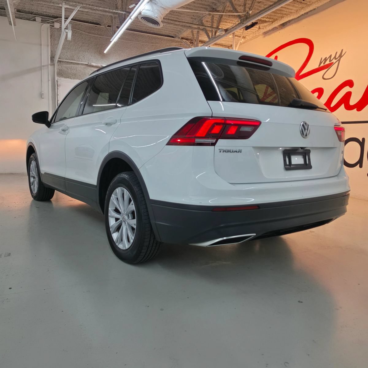Used 2022 Volkswagen Tiguan SE FWD image 4