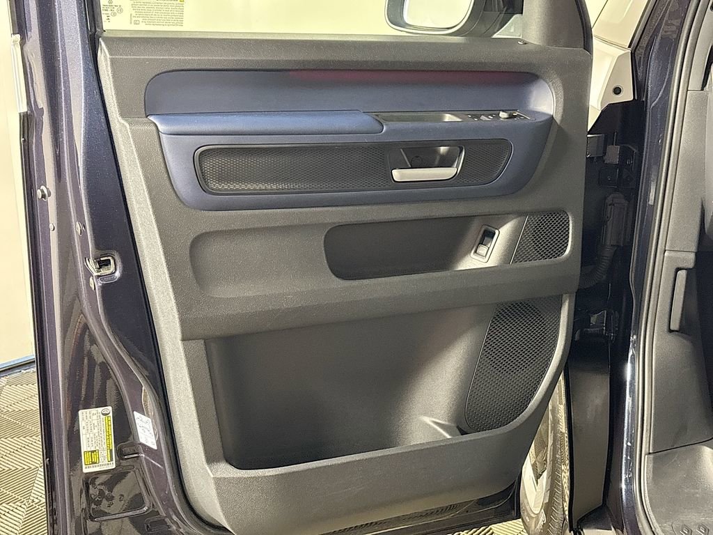 Used 2025 Volkswagen ID. Buzz Pro S Plus image 10