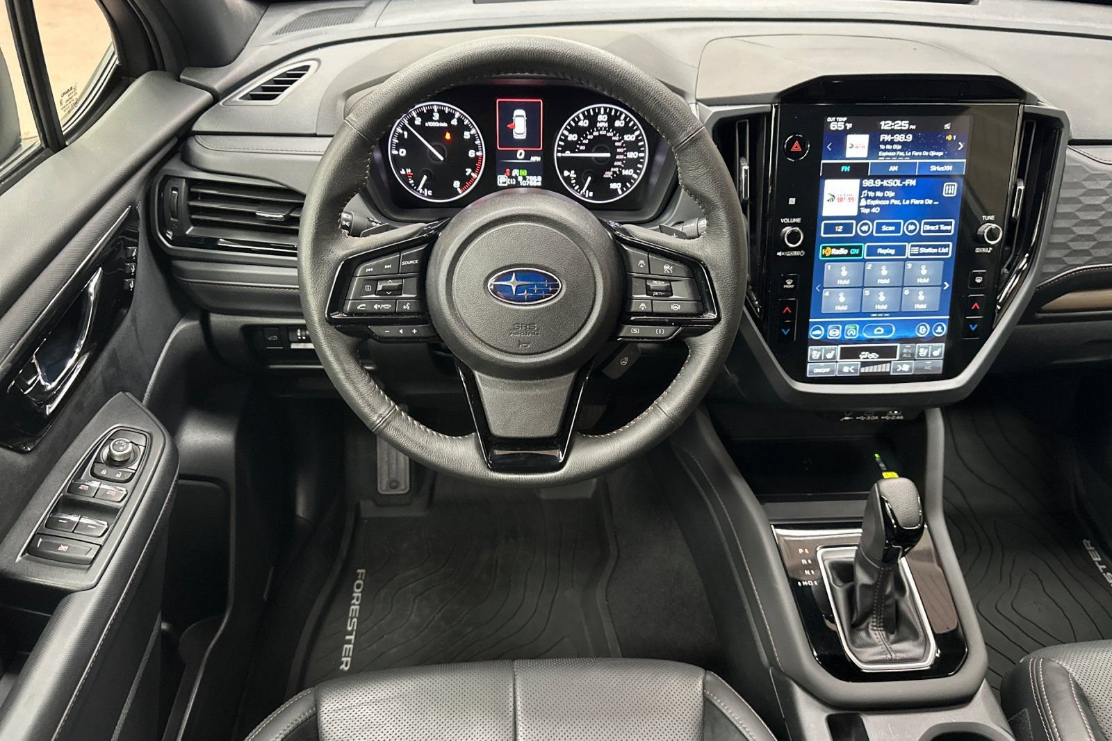 Used 2025 Subaru Forester Touring w/ Popular Package - Touring AWD/4WD image 19