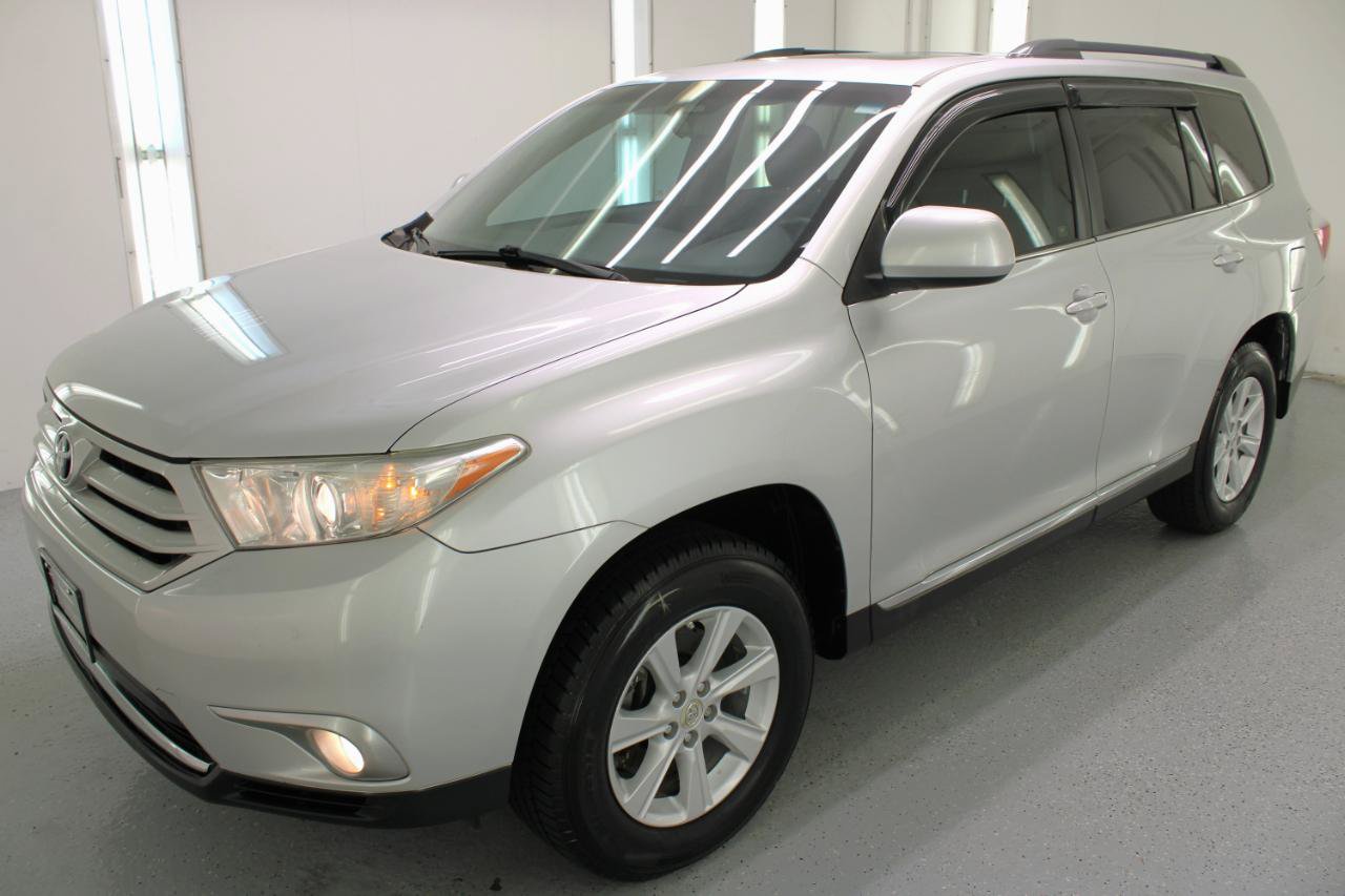Used 2011 Toyota Highlander SE w/ Tow Pkg FWD image 5
