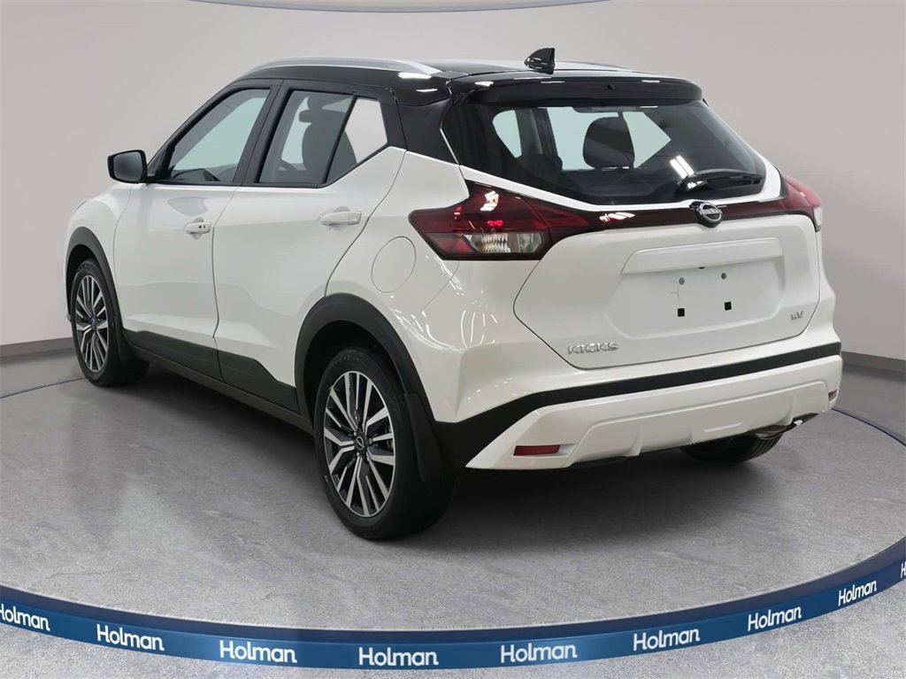 Used 2024 Nissan Kicks SV image 8