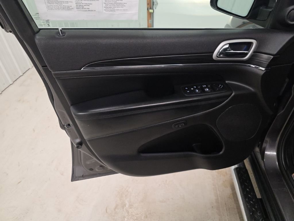 Used 2021 Jeep Grand Cherokee Limited w/ Trailer Tow Group IV image 12