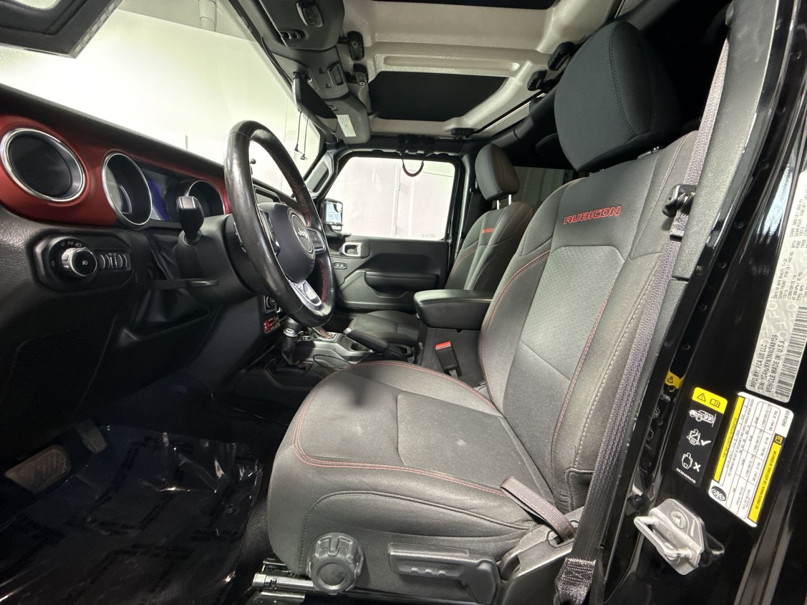 Used 2022 Jeep Wrangler Unlimited Rubicon w/ Cold Weather Group AWD/4WD image 16