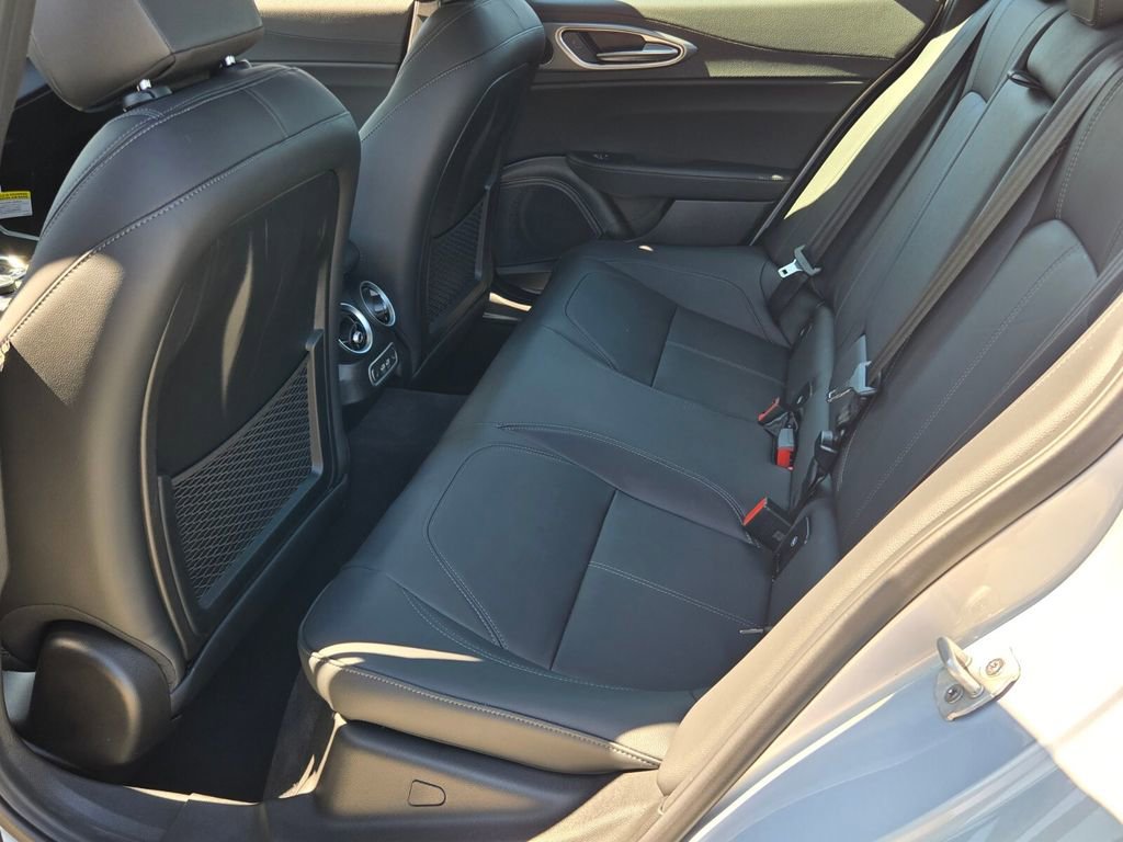 New 2025 Alfa Romeo Giulia w/ Veloce Package Rwd image 7
