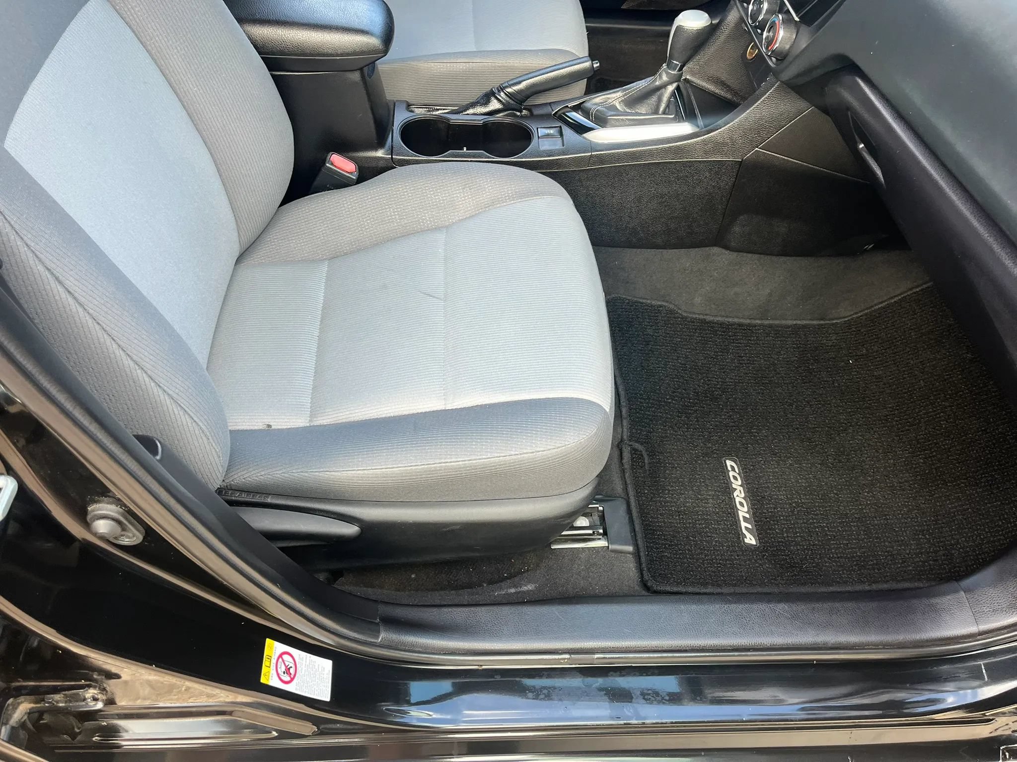Used 2019 Toyota Corolla L FWD image 12