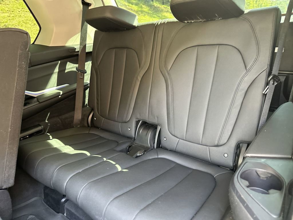 Used 2022 BMW X7 xDrive40i w/ Cold Weather Package image 29