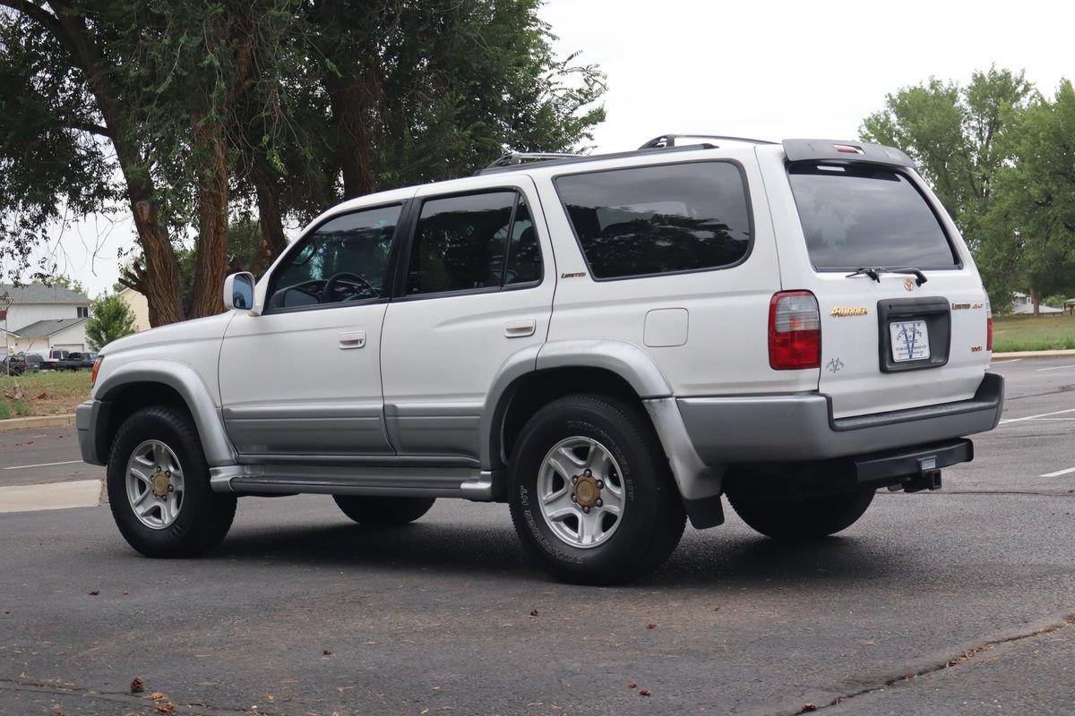 Used 2000 Toyota 4Runner Limited AWD/4WD image 7