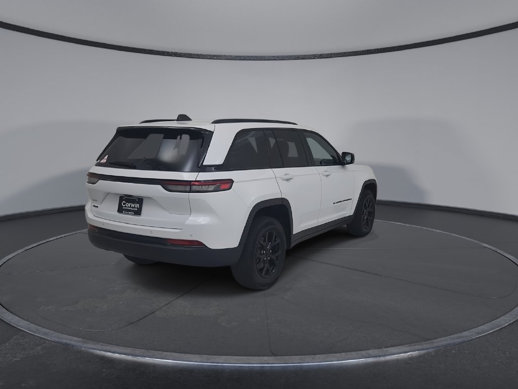 Certified 2025 Jeep Grand Cherokee Altitude AWD/4WD image 15