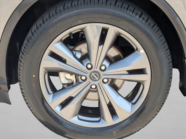 Certified 2024 Nissan Murano Platinum w/ Cargo Package FWD image 25