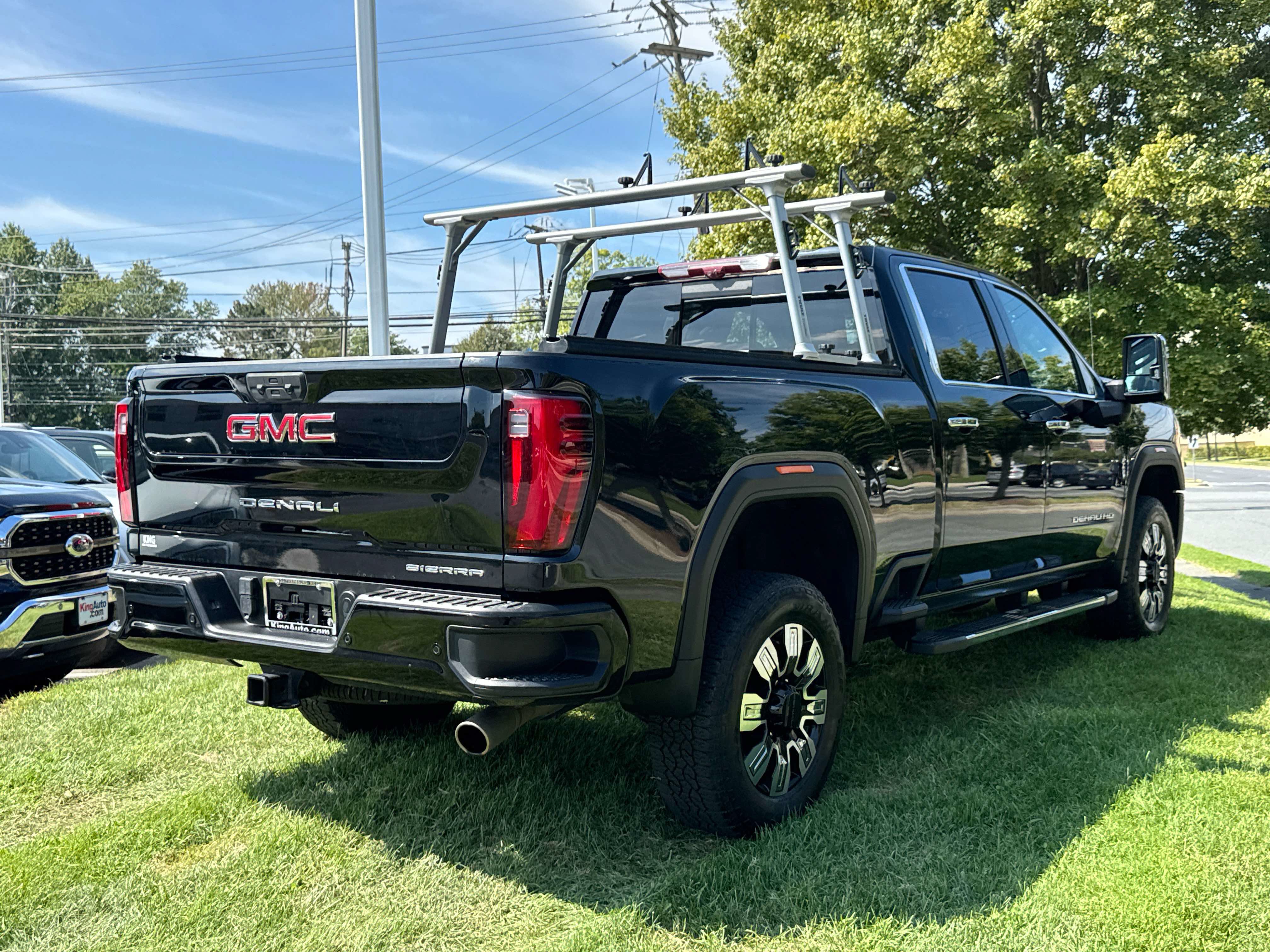 Used 2024 GMC Sierra 2500 Denali w/ Denali Reserve Package AWD/4WD image 4
