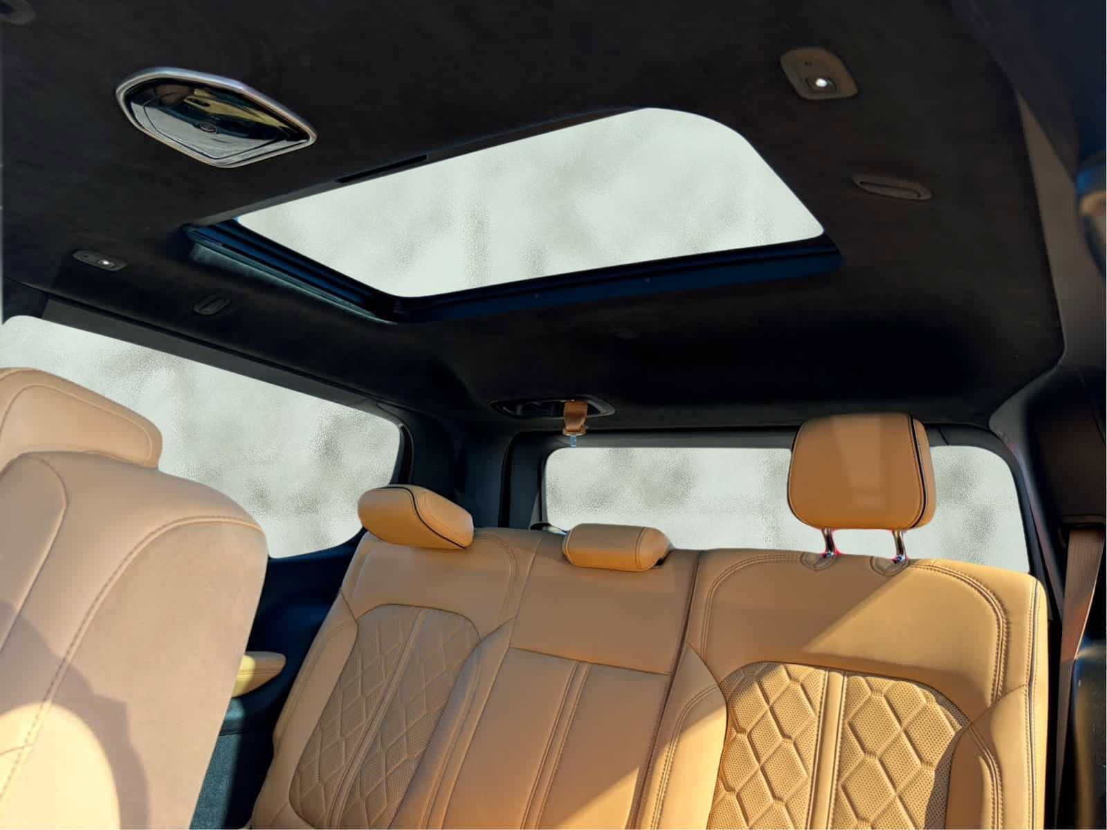 Used 2022 Jeep Grand Wagoneer Series III w/ Rear Seat Video Group 1 AWD/4WD image 32