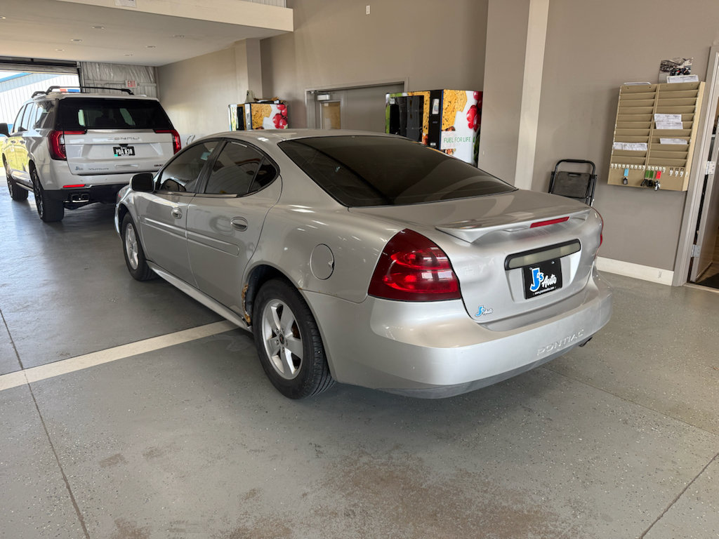 Used 2006 Pontiac Grand Prix FWD image 4