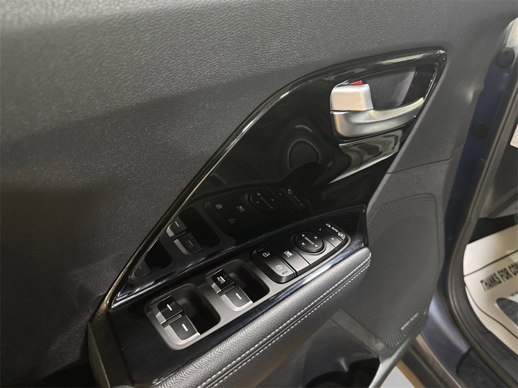 Certified 2022 Kia Niro Touring Special Edition image 14