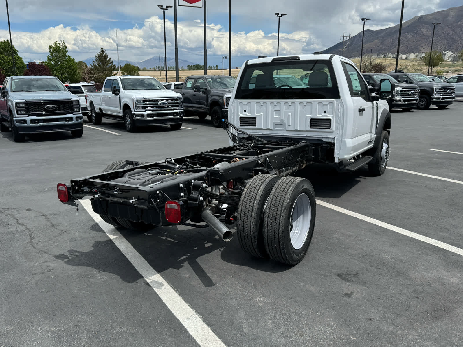 New 2026 Ford F550 4x4 Regular Cab Super Duty w/ XL Chrome Package image 8