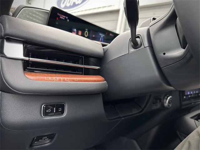 New 2025 Lincoln Navigator Black Label image 49
