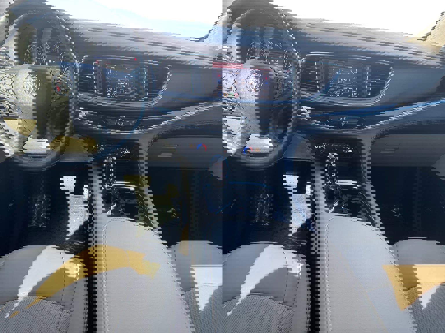 Used 2021 Buick Enclave Essence w/ Sport Touring Edition image 12