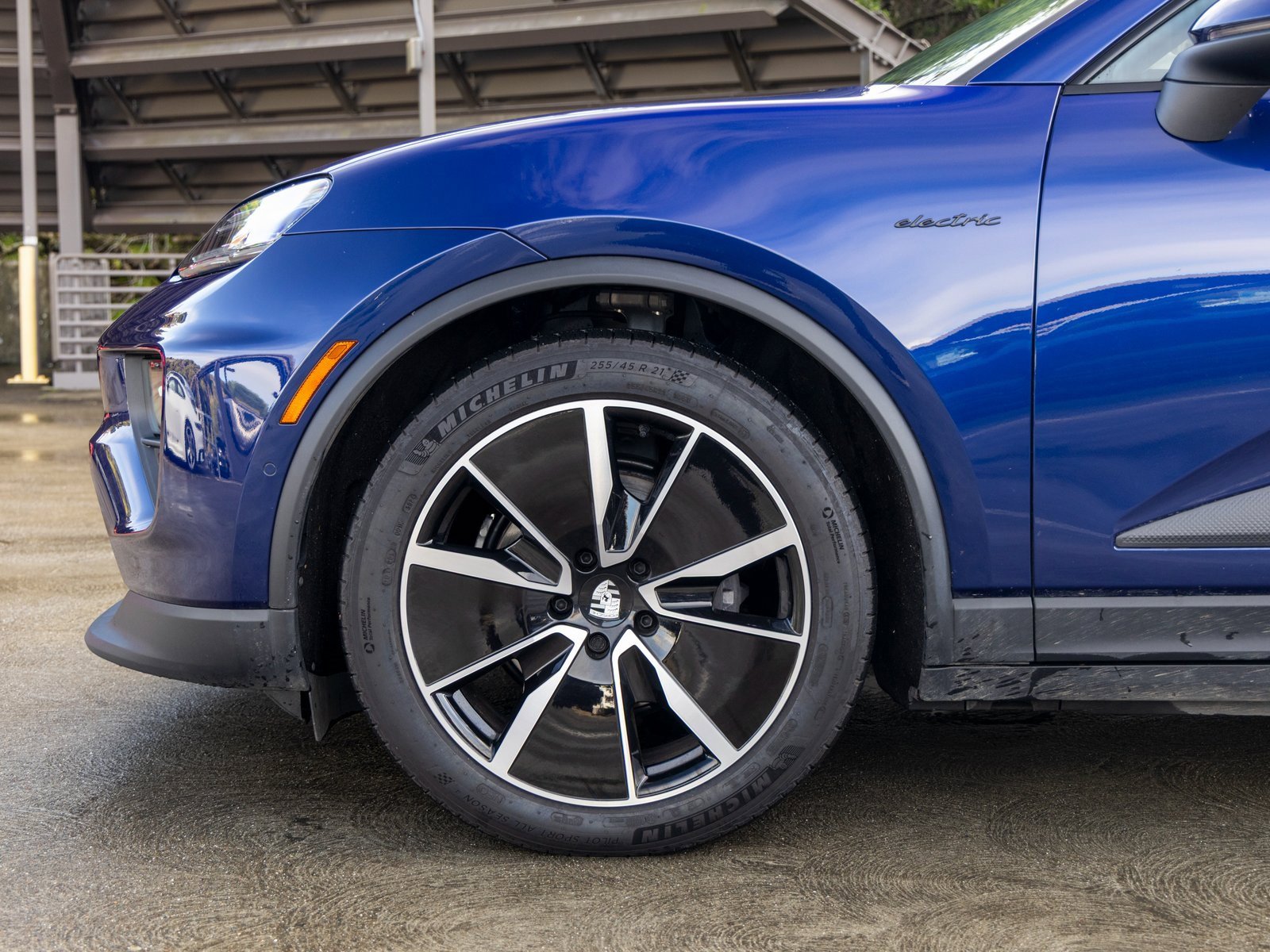 Certified 2024 Porsche Macan 4 Electric image 13