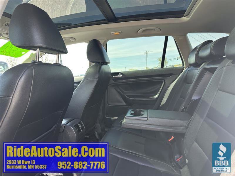 Used 2011 Volkswagen Jetta TDI FWD image 12
