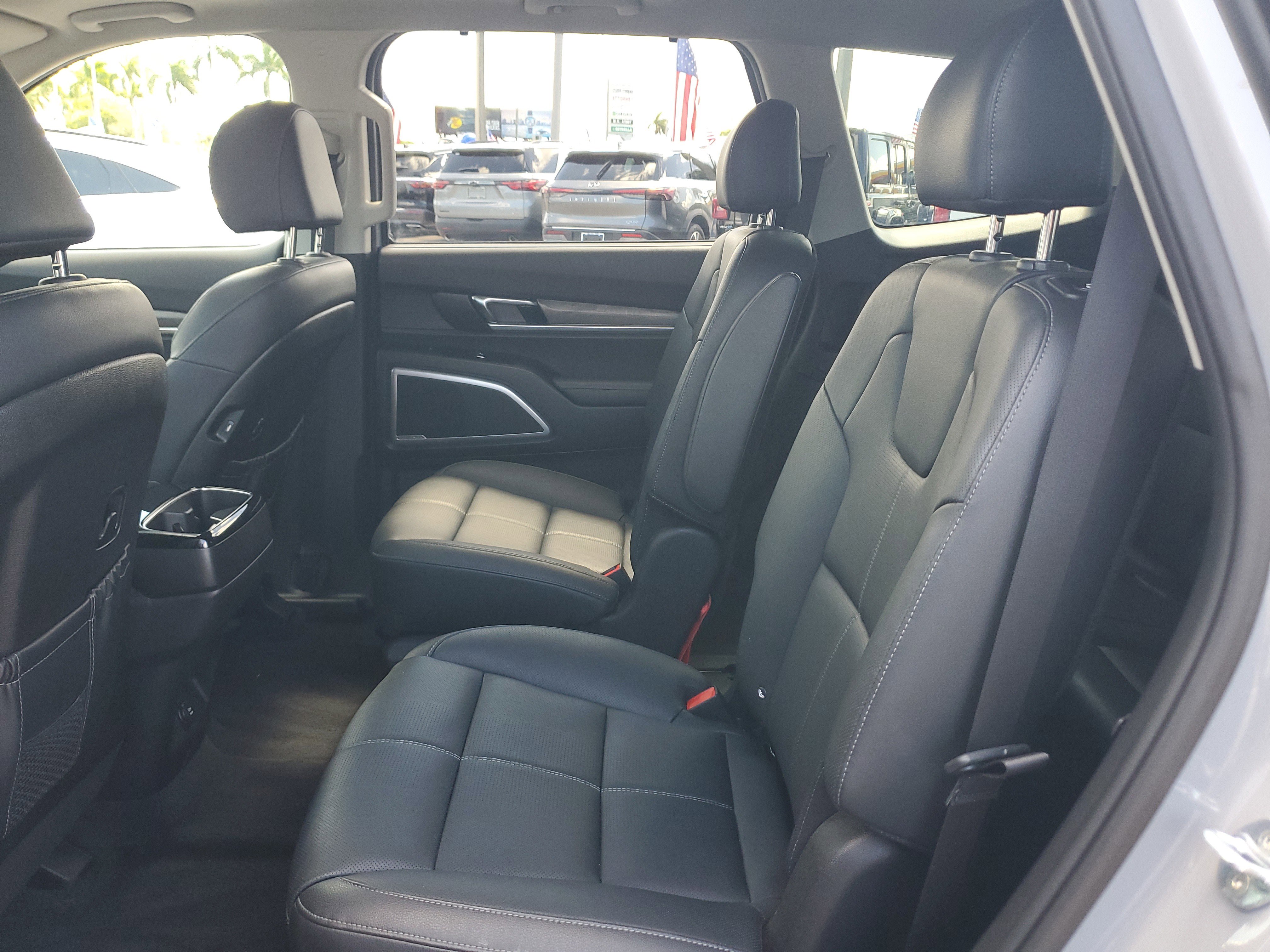 Used 2022 Kia Telluride EX w/ EX Premium Package image 15
