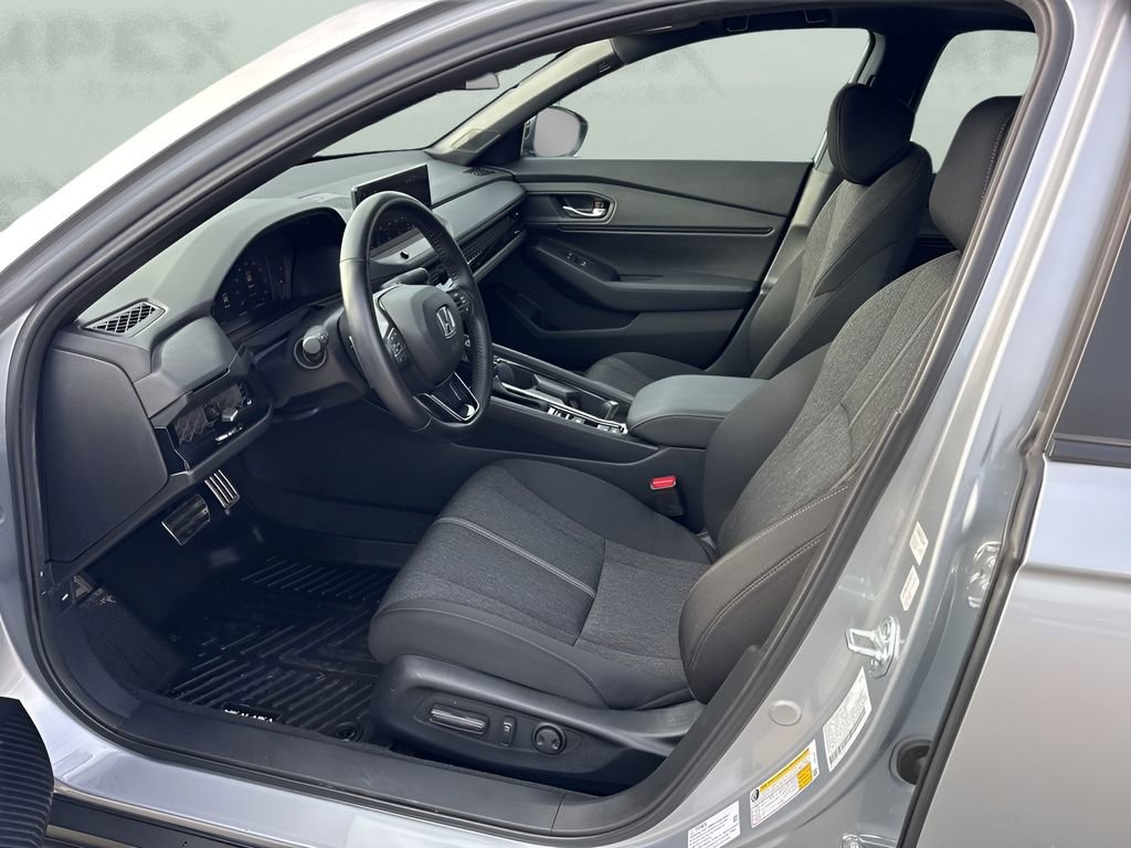 Used 2025 Honda Accord Sport image 9