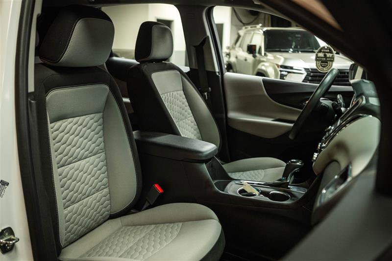 Used 2020 Chevrolet Equinox LS image 14