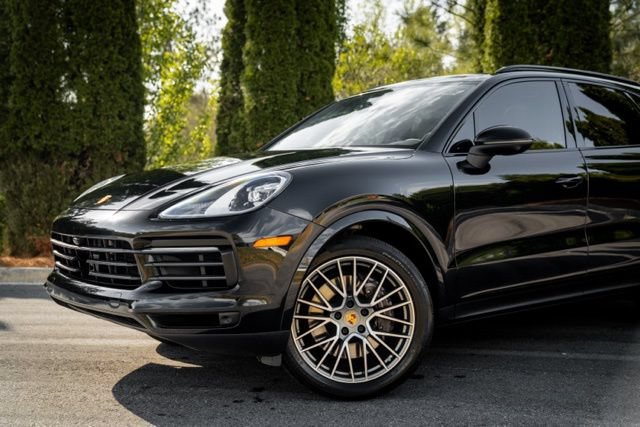 Used 2023 Porsche Cayenne Platinum Edition AWD/4WD image 3