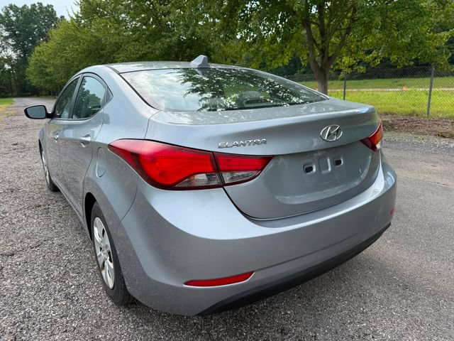 Used 2016 Hyundai Elantra SE FWD image 3