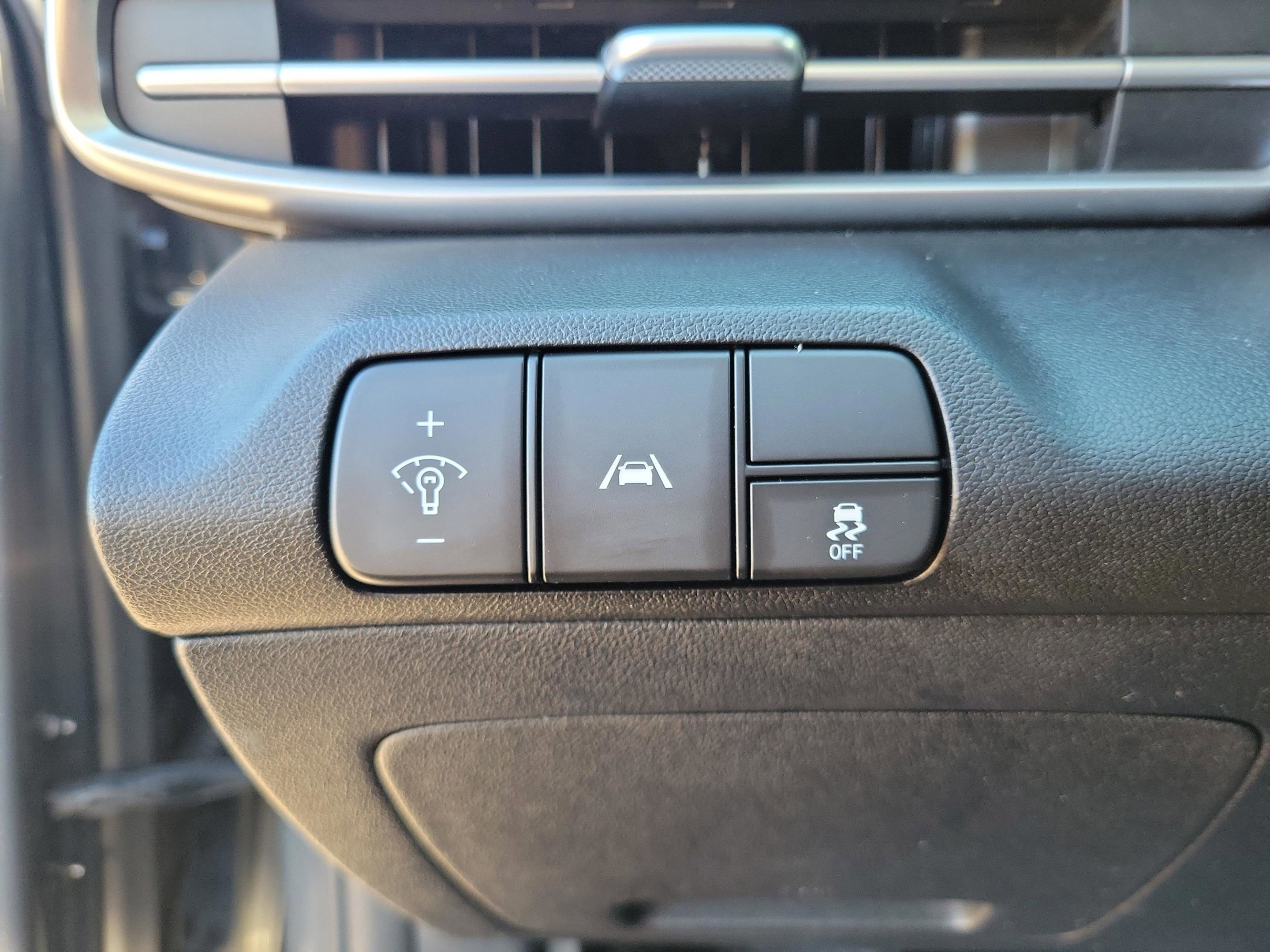 Used 2023 Hyundai Elantra SEL w/ Convenience Package image 18